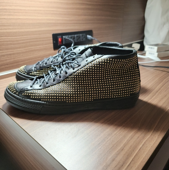 Burberry London Italian Leather w/Gold Studs Trainers RARE - Picture 1 of 7
